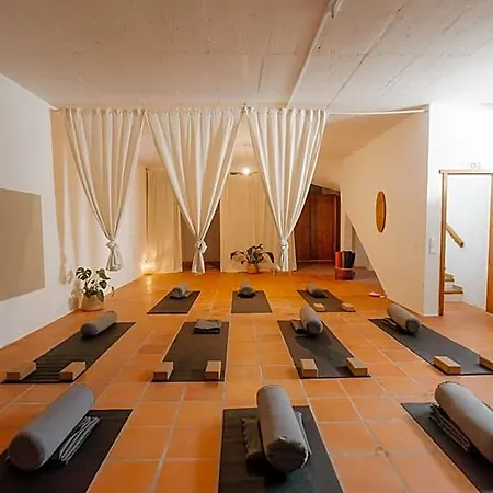 Nana House Ericeira - Yoga & Surf Μάφρα