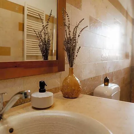Nana House Ericeira - Yoga & Surf Μάφρα